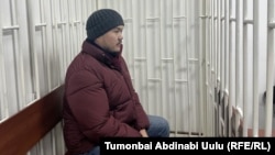 Активиста Айбека Тенизбая по решению суда поместили под стражу. ГКНБ Кыргызстана подозревает его в "возбуждении этнической вражды"